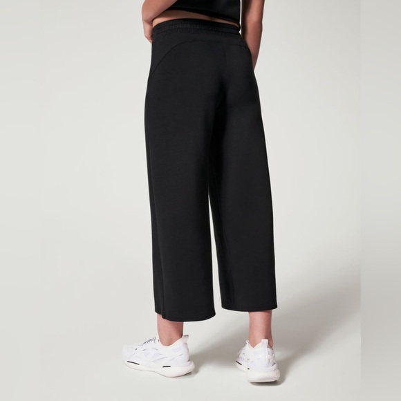 SPANX® AirEssentials Cropped Wide Leg Pant NWOT - Picture 2 of 6